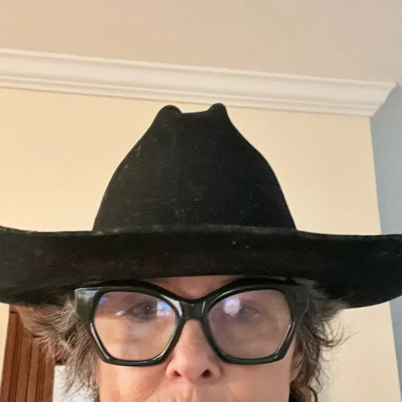 Black cowboy hat - Picture 2 of 7